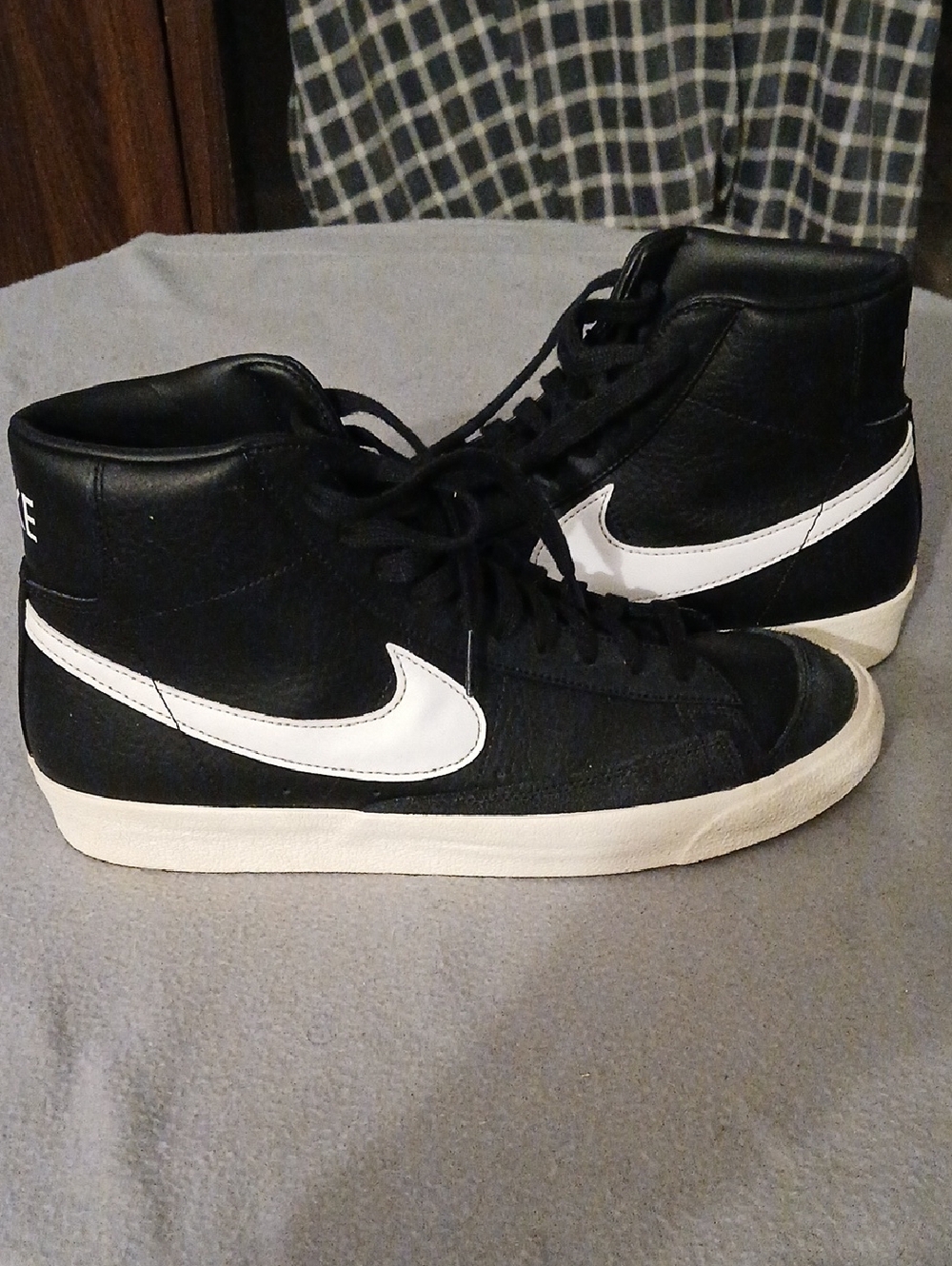 Nike Black and White High-Top Sneakers with Orange Swoosh - Picture 4 of 16